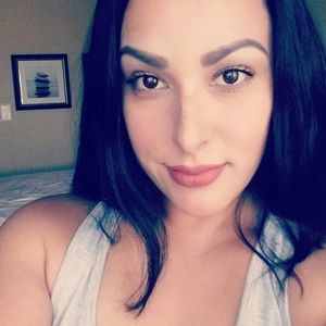 Meet your Posher, Yesenia